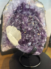 Load image into Gallery viewer, Professional-grade Uruguayan amethyst heart beauty sophistication Diamond Willow Thunder Bay