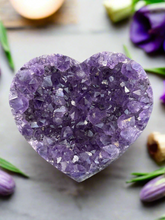 Load image into Gallery viewer, Polished Uruguayan amethyst heart 13cm vibrant purple hue calmness balance inner strength Diamond Willow Thunder Bay