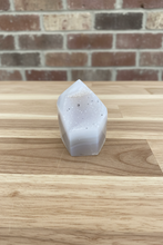 Load image into Gallery viewer, White grey Point with Druzy Cavity – Milky Translucent