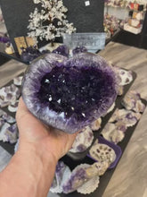 Load and play video in Gallery viewer, Amethyst Heart
