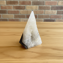 Load image into Gallery viewer, Agate Quartz Crystal Pendulum with Natural Inclusions
